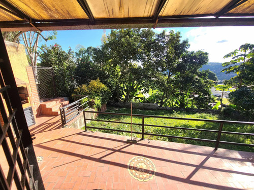 Venta Casa En La Prestigiosa Urb. Los Picachos Los Teques