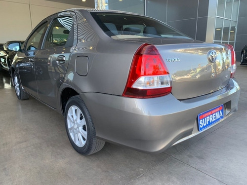 Imagem 4 de 11 de Toyota Etios Sedan X Plus 1.5