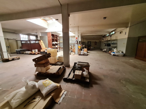 Vende Local Industrial O Deposito - Padrón Único De 1800 M2 - Brazo Oriental