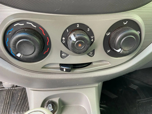 Fiat Palio 1.0 MPI ATTRACTIVE 8V FLEX 4P MANUAL
