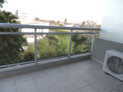 Imagen 7 de 11 de Apartamento- Rambla Costanera, Dos Dormitorios Y Dos Baños