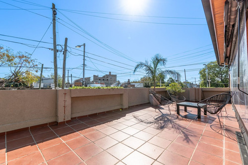 Venta Casa 4 Ambientes Con Terraza Propia, Wilde.
