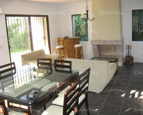 Muy Buena Propiedad En Parada 16 De Playa Mansa! - Ref: 24772