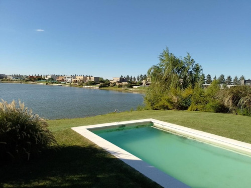 Imagen 8 de 26 de Hermosa Casa Al Agua En San Matias