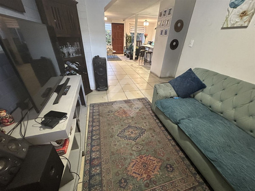 Casa En Venta De 4 Dorm. En Cerrillos