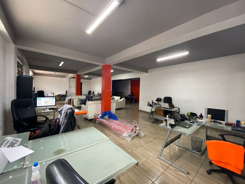Edificio Comercial En Zona Muy Transitada