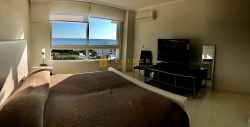 Apartamento En Muy Buena Ubicacion En La Mansa, De 3 Dor Mas Dependencia De Servicio Cuenta Con Muy Linda Vista. Consulte!!!!!!- Ref: 2265