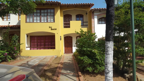 Imagen 6 de 20 de Townhouse Para Remodelar Agua Marina Country El Paraiso 2