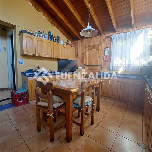 Casa En Venta De 5 Dorm. En La Cisterna