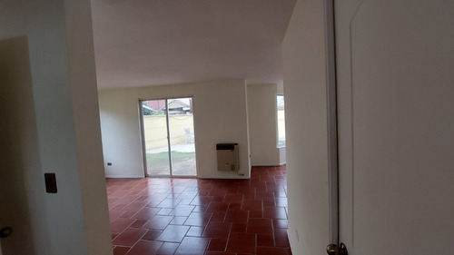 Casa Remodelada Con Piscina (5d-3b) - Formentera, Quilicura