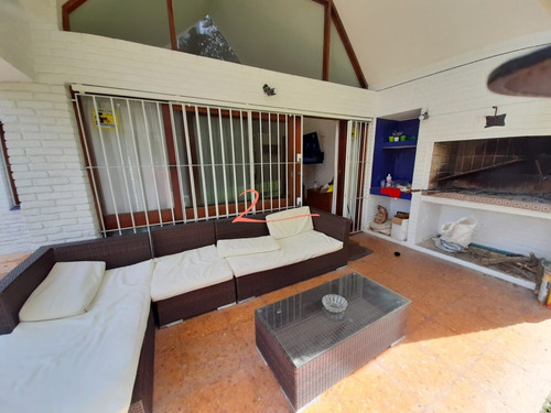 Casa En Venta En Excelente Estado De Conservaciòn - Ref: 3221