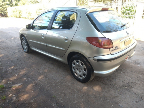 Imagen 13 de 14 de Peugeot 206 1.6 Premium