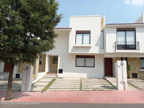 Zibatá Casa De 3 Recamaras Y 170 M2 En Venta Icom6323