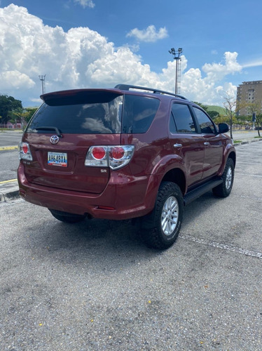 Imagen 4 de 12 de Toyota Fortuner Sr 4x4