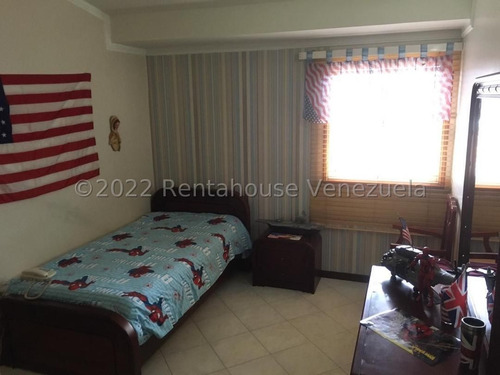 Imagen 18 de 30 de Casa En Venta En La Rosaleda Este De Barquisimeto Lara 0-4-2-4-5-9-3-7-5-4-2 Código Mls Rent-a-house: 22-20967, Cuenta Con 3 Habitaciones, 3 Baños, 156 Mts2, Conjunto Privado