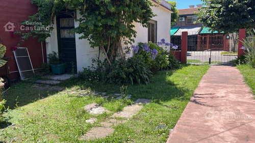 Chalet En 1 Planta, 2 Amb. + Ph 2 Amb. Con Patio, Parrilla, Garaje Y Jardín