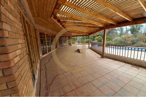 Vende Ex Club House, Dentro Cond Bosque Country