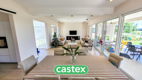 Casa En Venta En El Canton Golf