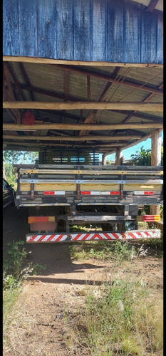 Caminhão Bem Conservado
