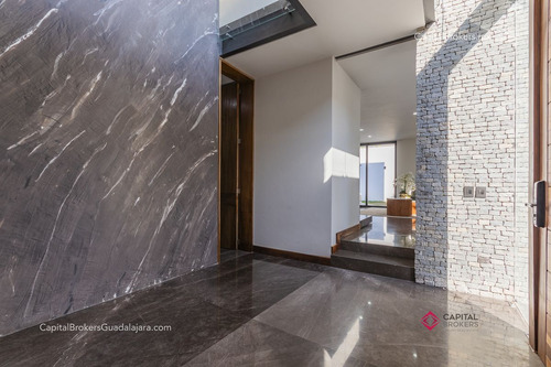 Residencia De Lujo En Venta Puerta Del Bosque Andares