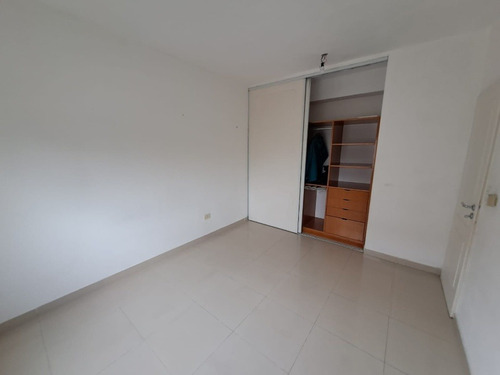 Imagen 13 de 14 de Departamento En Venta En Castelar Sur
