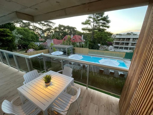 Imagen 10 de 23 de Divino Apartamento En Playa Mansa De 2 Dormitorios Para Alquilar - Solo Febrero