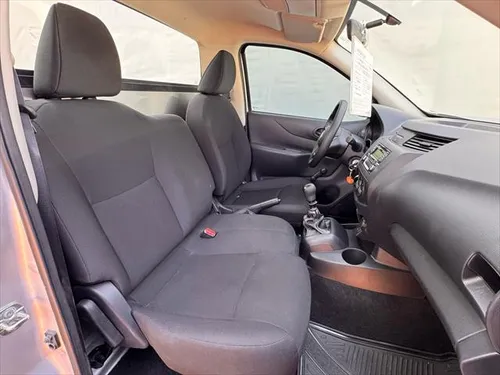 Nissan NP300 2.5 Chasis Mt