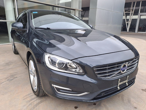 Imagen 3 de 10 de Volvo S60 2.0 T6 High Luxury