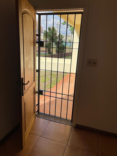 Imagen 3 de 10 de Linda Reciclada A Nuevo Amplia Muy Soleada Jardin Prox. Nuevo Centro Sin Gastos Comunes