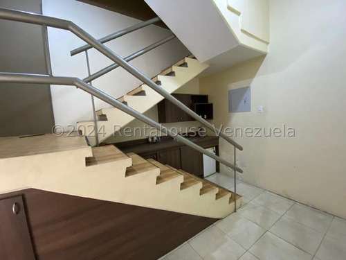 Local En Alquiler Quinta Crespo Mls 25-2401