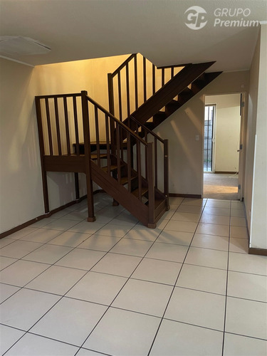Venta De Casa 3d+2b+patio Escuadron Oriente.coronel,