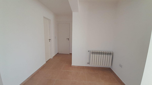Venta Departamento 2 Dormitorios En Jujuy Al 300. Nqn Capital.