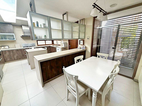 Lo Barnechea // Hermosa Casa En Condominio (101550)