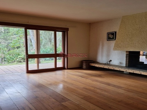 Imagem 5 de 12 de Excelente Sítio Com Área De 10 Mil M² Com Casa Principal, Casa De Caseiro E Área De Lazer. - St00120 - 4912663