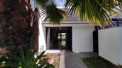 Camino Mirasol - 100% Remodelada - 6 Estacionamientos -