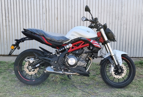 Imagen 2 de 12 de Benelli 302 S