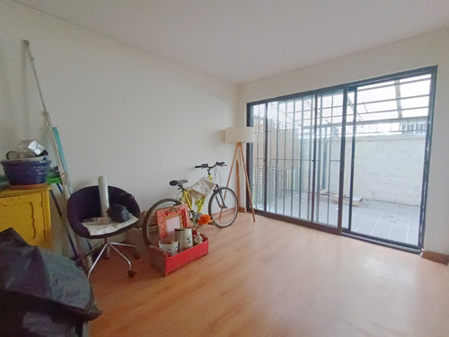 Departamento Primer Piso Con Patio - Providencia