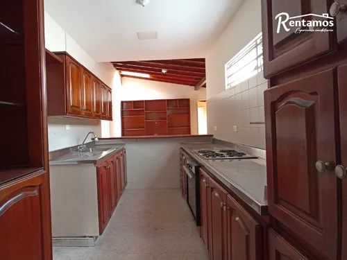 Casa En Arriendo En San Joaquín. Cod A11645