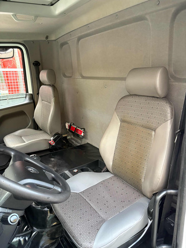 Vw 31330 Prime 6x4 Ano 2015 No Chassi De 8 Metros