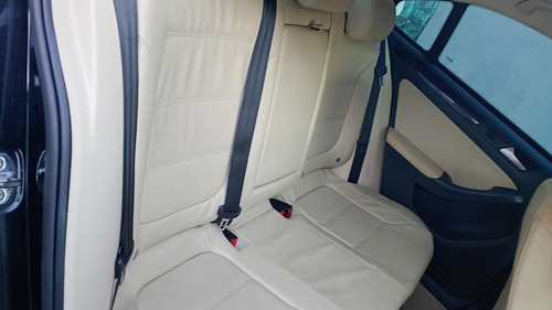 Volkswagen Jetta 2.0 Comfortline Flex 4p Automática