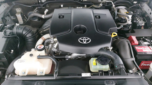 Toyota Hilux 2.8 DIESEL 4WD DOBLE CABINA