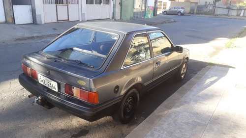 Ford Escort 87