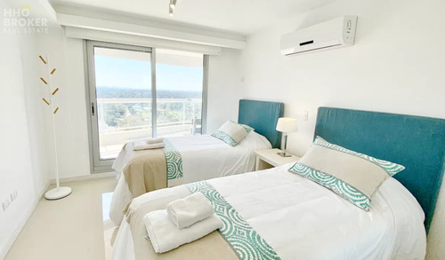 Tus Mejores Vacaciones A Pasos Del Mar, Look Brava, Playa Brava, Punta Del Este
