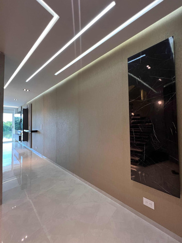 Espectacular Apartamento En Isla Paraíso Conterraza Y Muelle