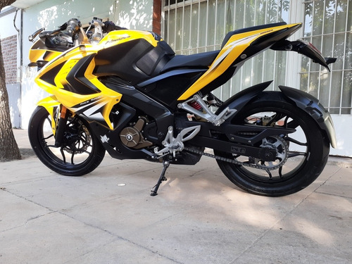 Bajaj Rouser Rs 200 Impecable