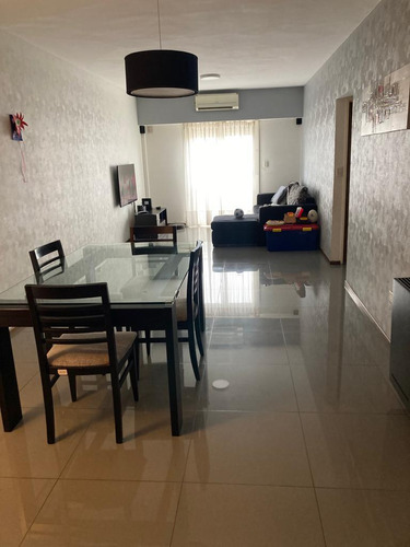 Venta Amplio Departamento 3 Dormitorios-cochera-balcón-