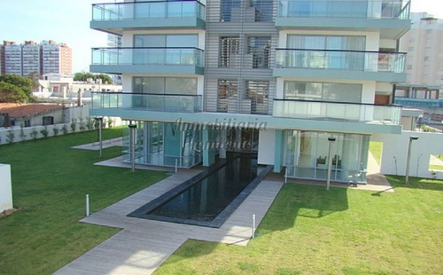 Alquiler Anual-venta Apartamento 2 Dormitorios Torre Francia.- Ref: 231