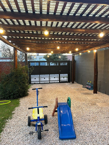 Casa En Venta En De Vicenzo Grande, Del Viso, Pilar