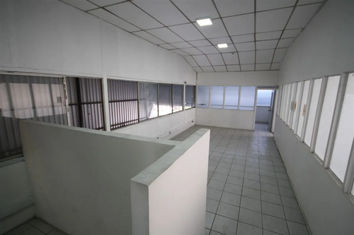 Oficina Con Bodegas En Recinto Logístico Del Sector De Macul