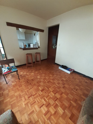 Vendo Zona Centro Dpto. 3 Ambientes 57 M2 Totales C/ Balcón.